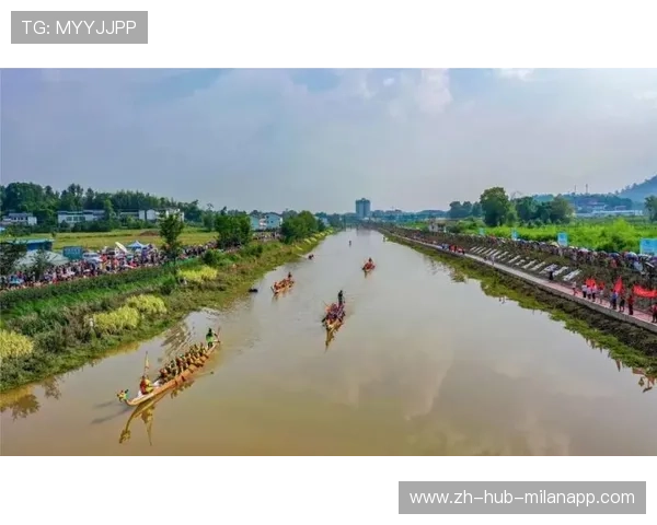 _趣味龙舟比赛：激荡江面团结协作_，龙舟表演赛